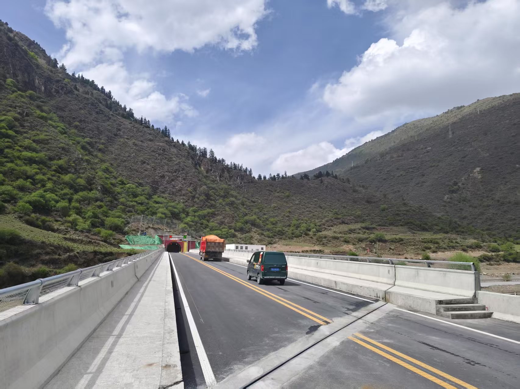 國(guó)道227項(xiàng)目正式通車(chē)，開(kāi)啟壤塘交通新格局
